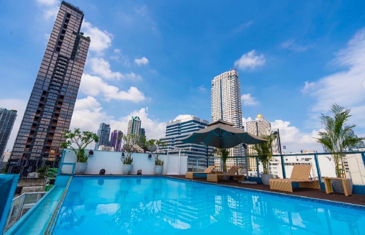 Sapphire Hotel Silom Bangkok Exterior photo The pool at the rooftop of the hotel