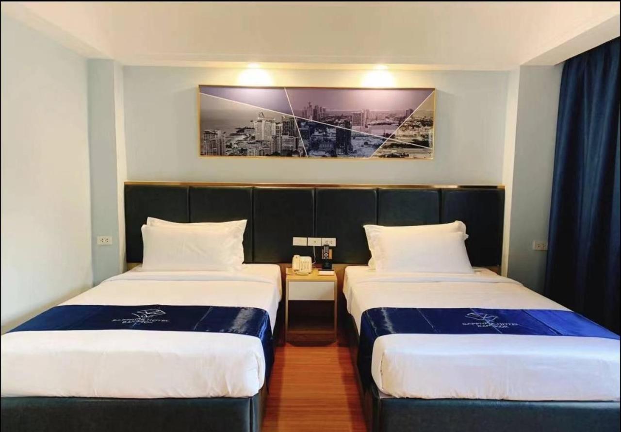 Sapphire Hotel Silom Bangkok Exterior photo Deluxe Twin